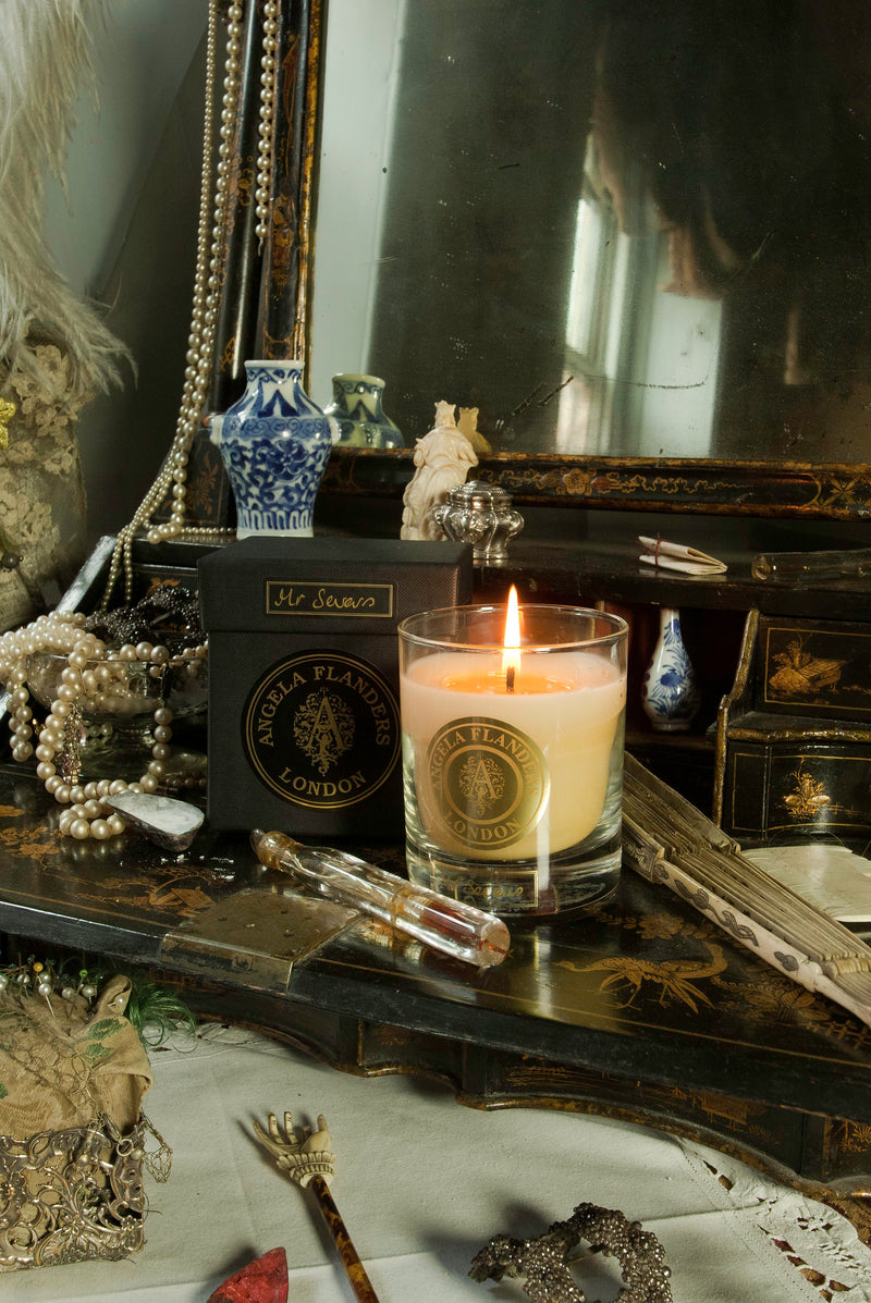 Oudh Bakhoor Perfumed Candle