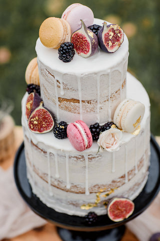 Gourmand Perfume Cake with Figs and Flowers